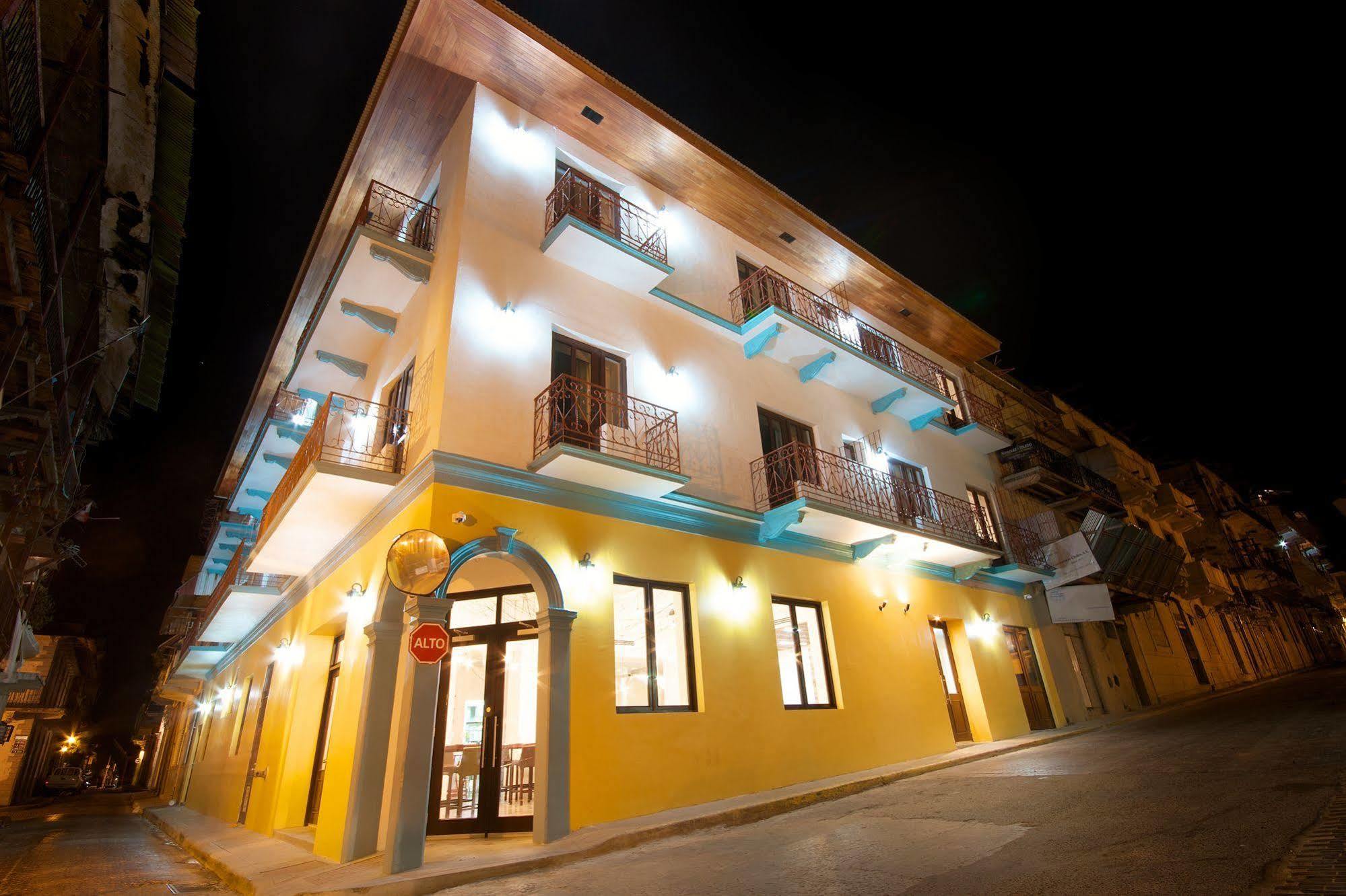 Tantalo Hotel - Kitchen - Roofbar Панама Сити Екстериор снимка